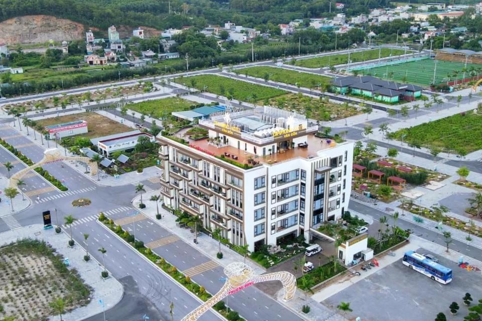 Diamond Hotel Van Don Cam Pha 외부 사진